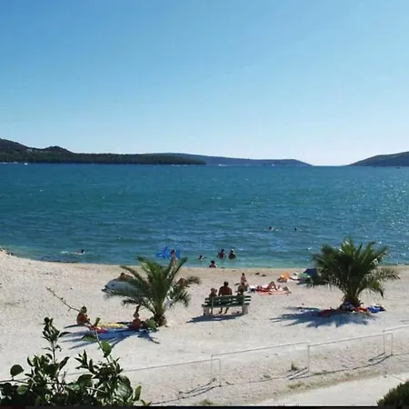 Πανσιόν House Mariposa