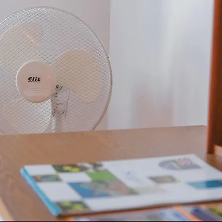 Πανσιόν House Mariposa 3*