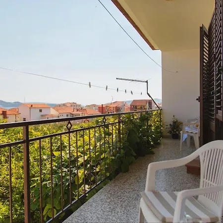 House Mariposa Трогир