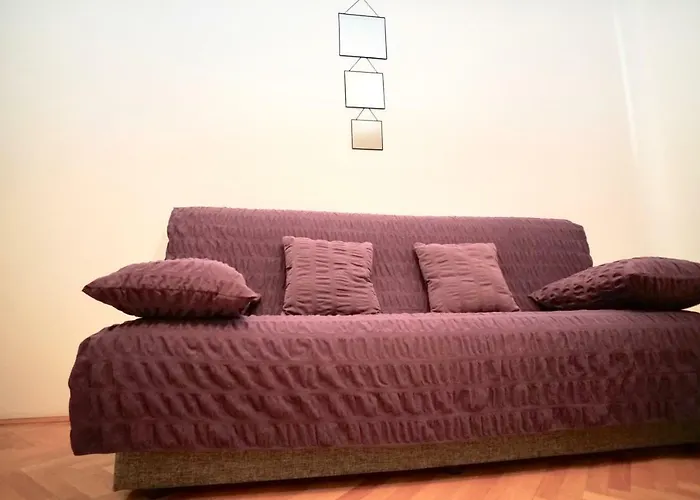 House Mariposa Πανσιόν 3*