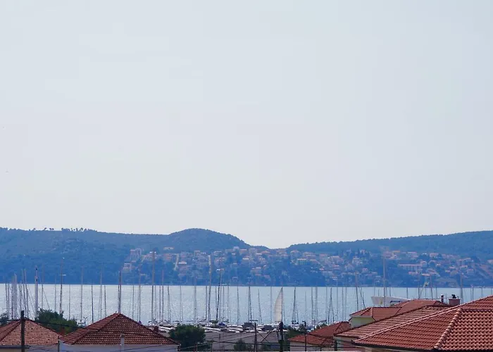 Πανσιόν House Mariposa Τρογκίρ