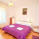 House Mariposa Трогір