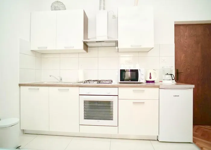 House Mariposa 3*