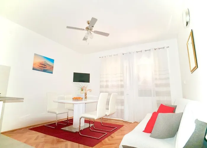 House Mariposa Pensjonat Trogir